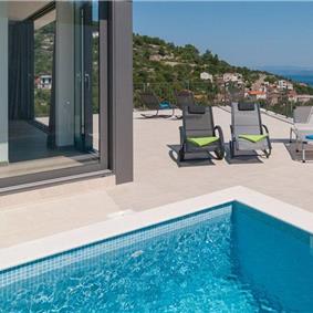 3 Bedroom villa with pool on Solta Island, Sleeps 10